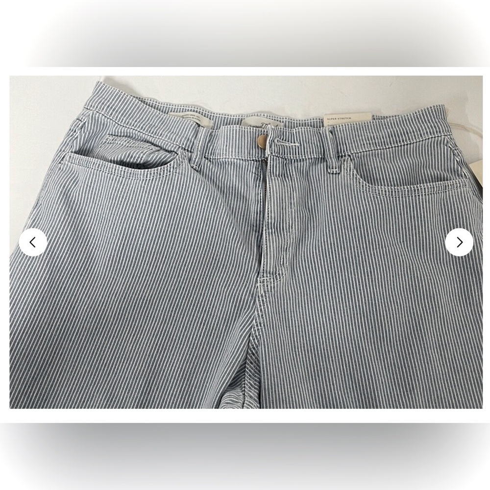 Women’s High Rise Wide Leg Jeans